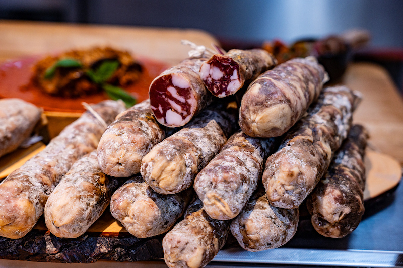 Nebrodi Sicilia - Salame di suino nero.